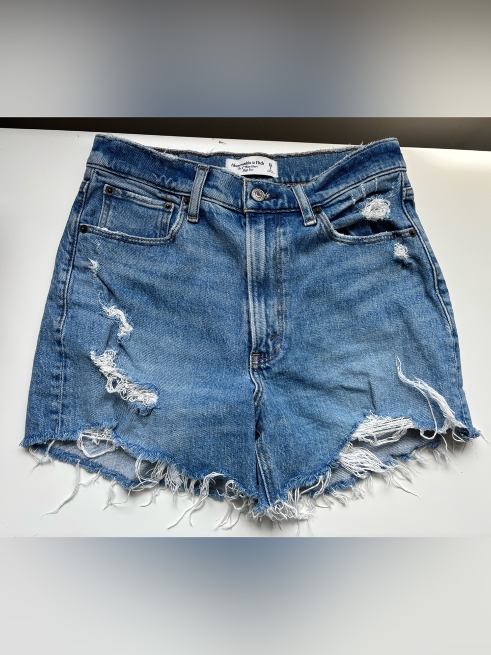 Abercrombie & Fitch The ‘4” Mom Short’ High Rise Denim Shorts | Size 2 - Picture 1 of 4